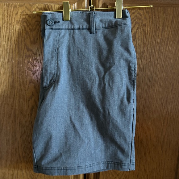 Columbia Men's Gray Flat Front Shorts - Picture 4 of 4